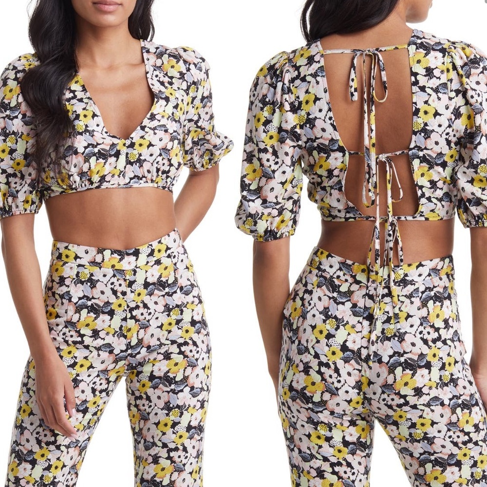 NWT! VICI floral puff sleeve crop top with open back